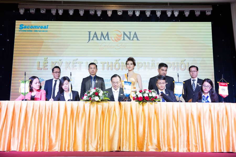Huyền My tại sự kiện ra mắt dự án Jamona Golden Silk 11/7